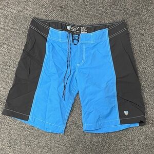 Kuhl Men's Mutiny Board shorts Swim trunks two toned black blue Large